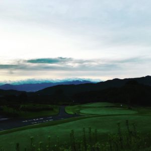 早朝ゴルフで思うこと。