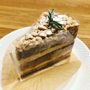 家の在庫品を整理していきます。