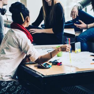 母国が英語じゃなくても、英語でコミュニケーションを取る。